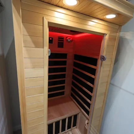 Rondo Hotel apartamentowy 4*